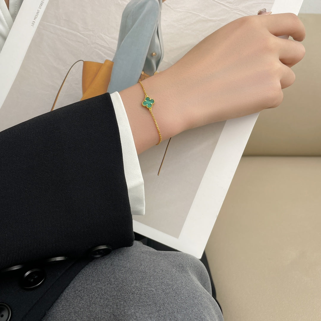 Van Cleef & Arpels CLOVER BRACELET MALACHITE 1 MOTIF