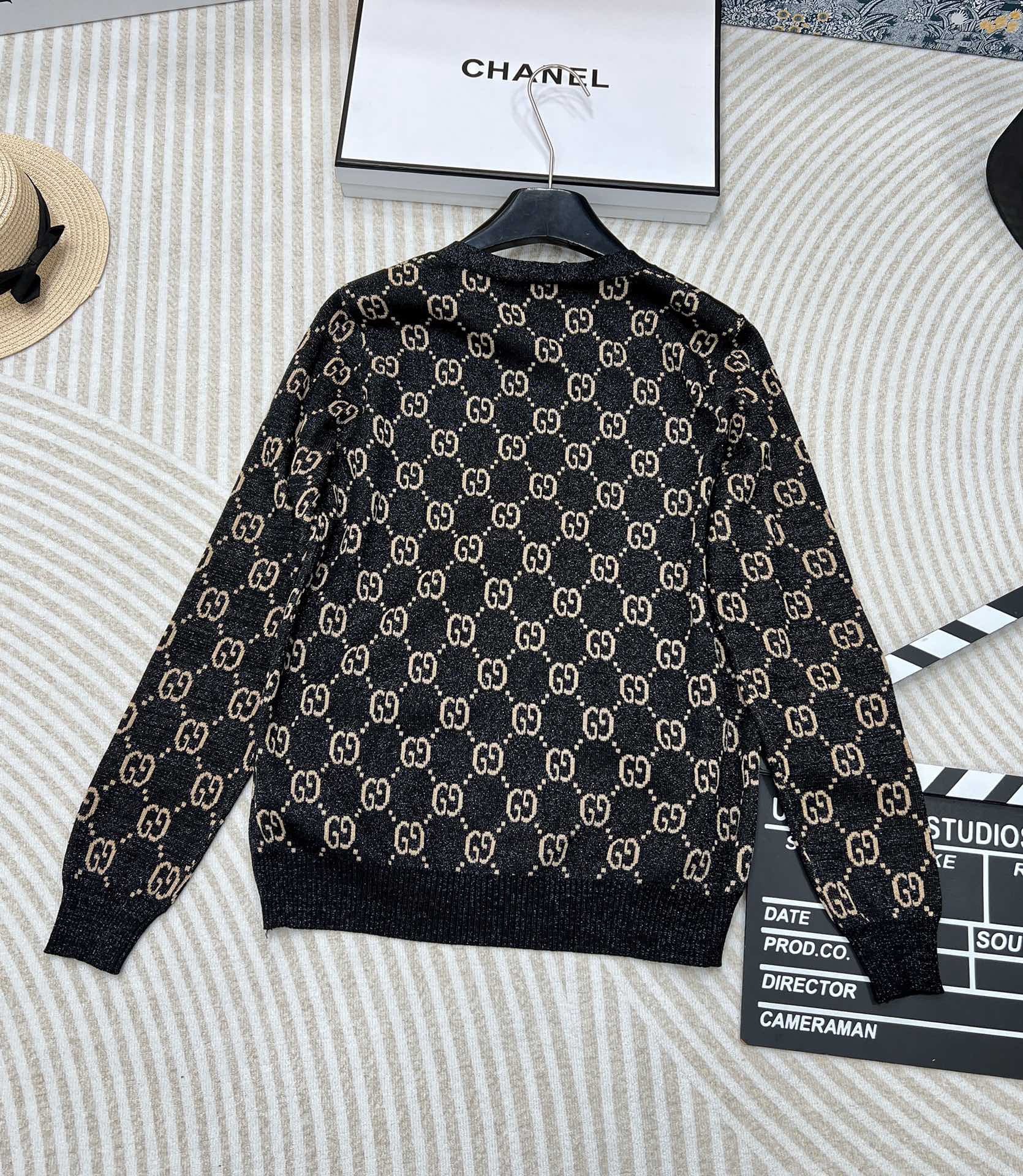 GUCCI V-Neck Long Sleeve Cardigan Black Beige Monogram