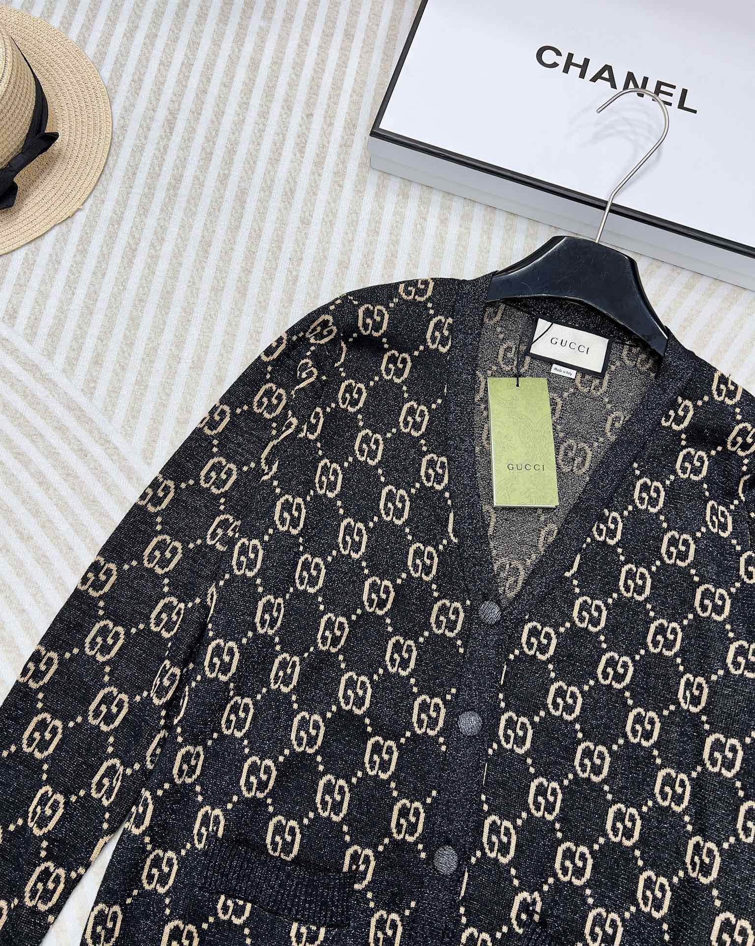 GUCCI V-Neck Long Sleeve Cardigan Black Beige Monogram
