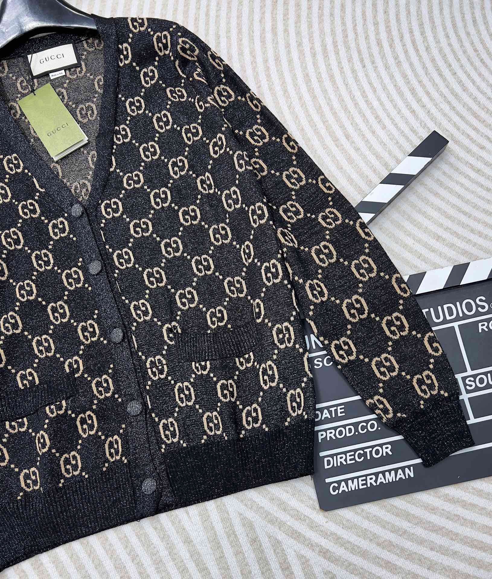 GUCCI V-Neck Long Sleeve Cardigan Black Beige Monogram