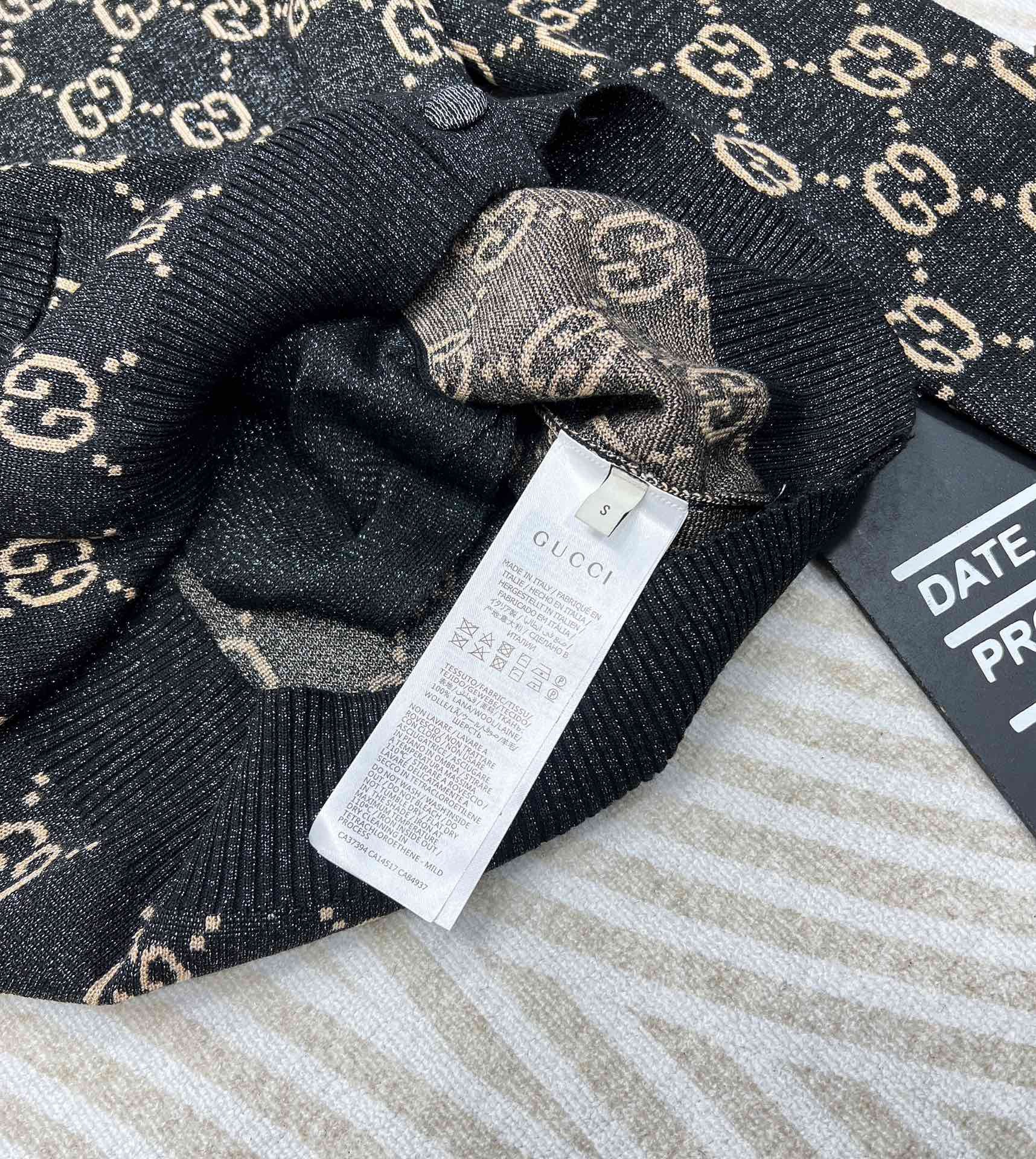 GUCCI V-Neck Long Sleeve Cardigan Black Beige Monogram
