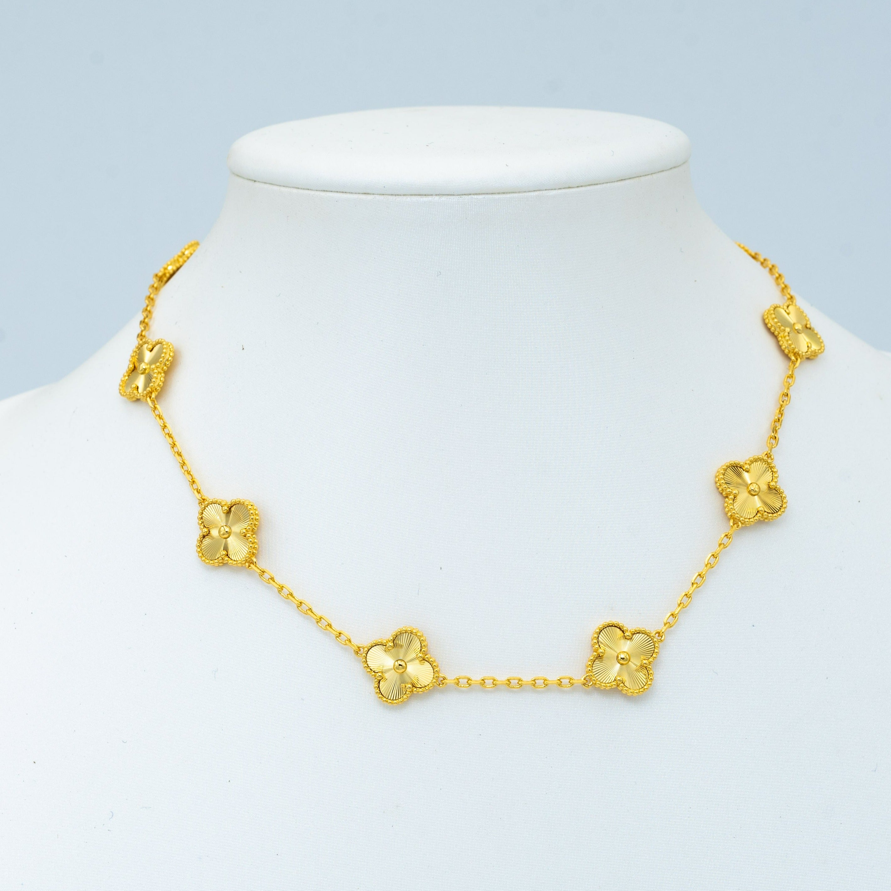 Van Cleef & Arpels VINTAGE NECKLACE 10 MOTIFS GOLD