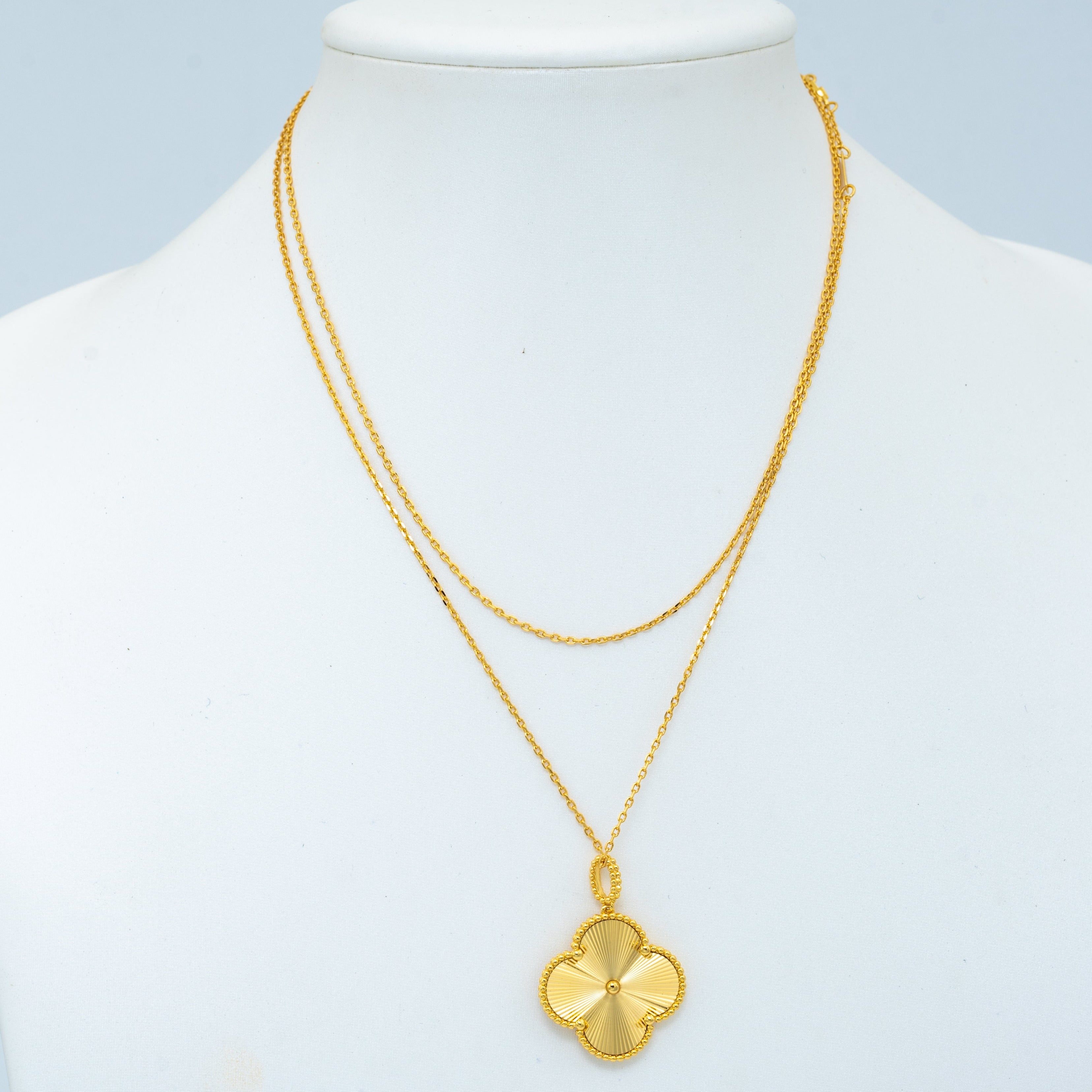 Van Cleef & Arpels VINTAGE CLOVER PEDANT NECKLACE GOLD