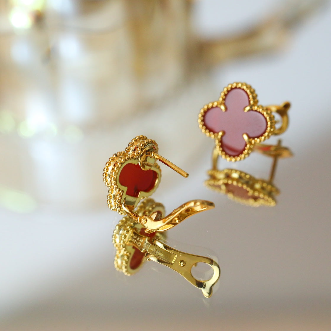 Van Cleef & Arpels CLOVER MEDIUM GOLD CARNELIAN STUD EARRINGS