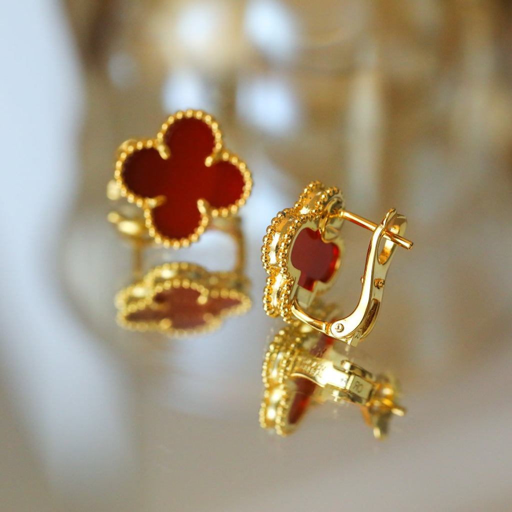 Van Cleef & Arpels CLOVER MEDIUM GOLD CARNELIAN STUD EARRINGS