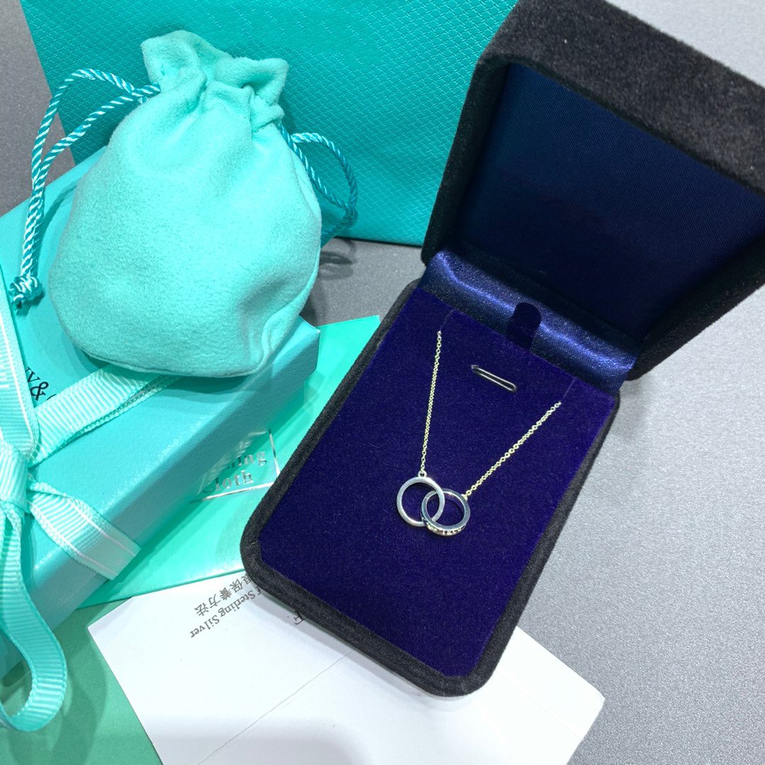 TIFFANY INTERLOCKING CIRCLES PENDANT SILVER SMALL NECKLACE