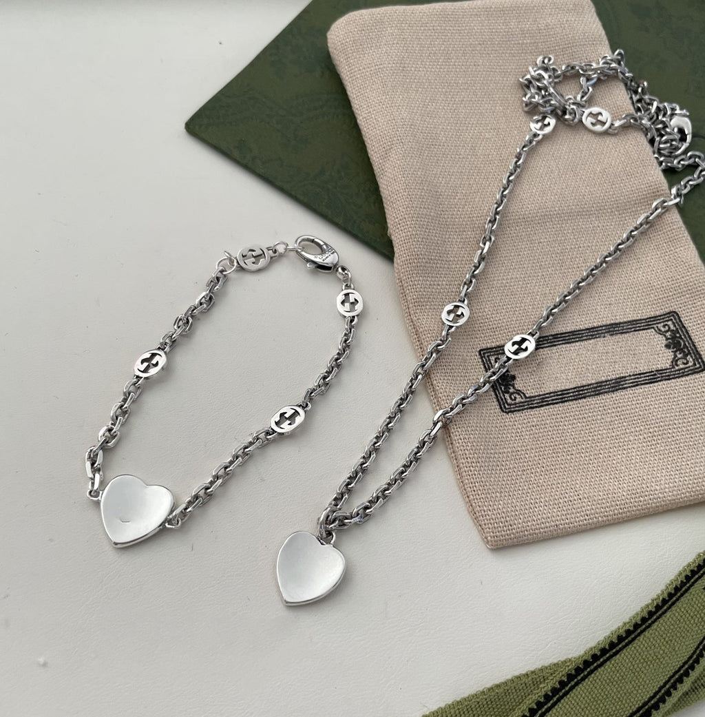 GUCCI HEARTS STERLING SILVER BLUE ENAMEL PENDANT NECKLACE