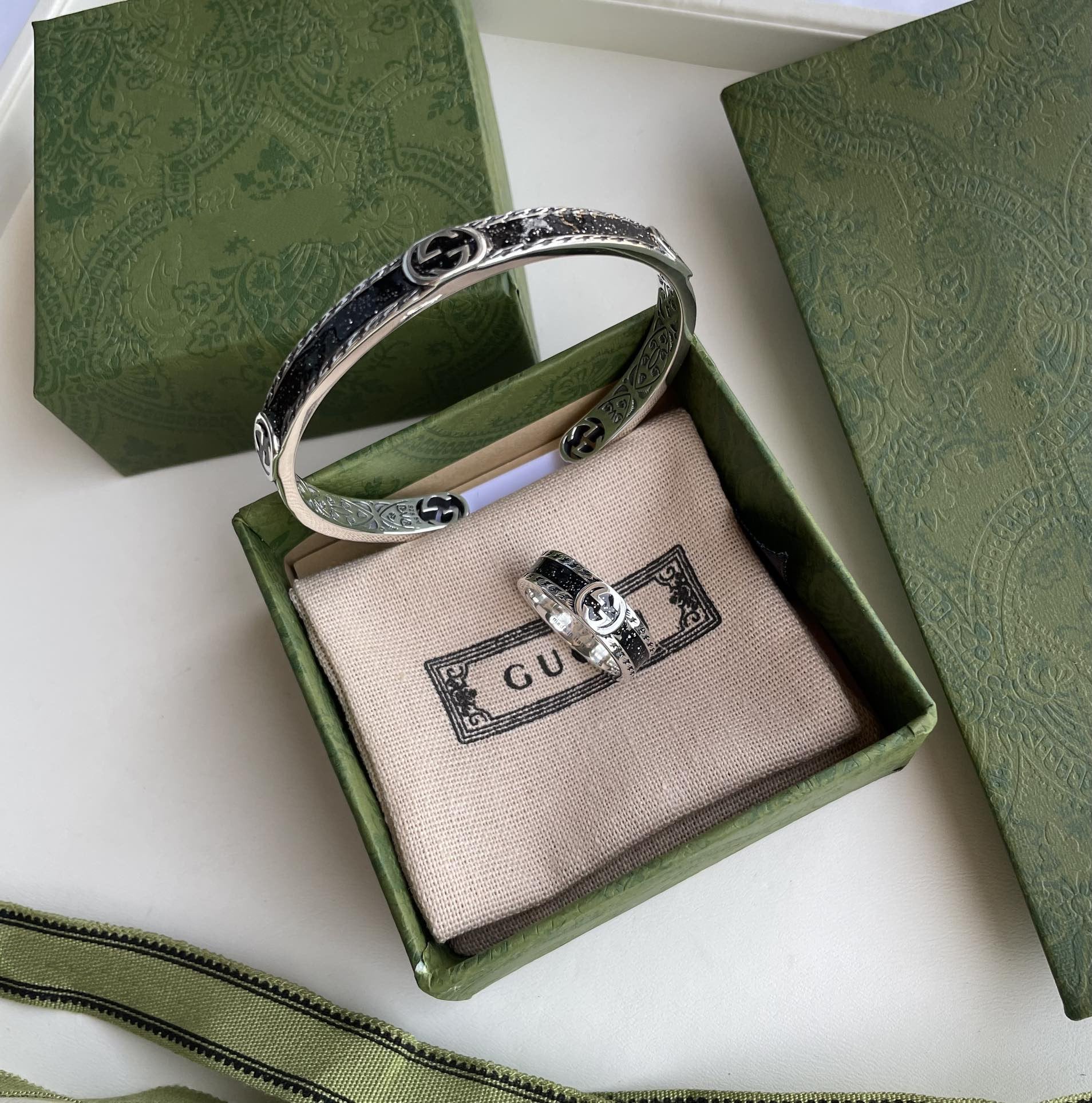 GUCCI INTERLOCKING G ENAMEL CUFF BRACELET SILVER & BLACK