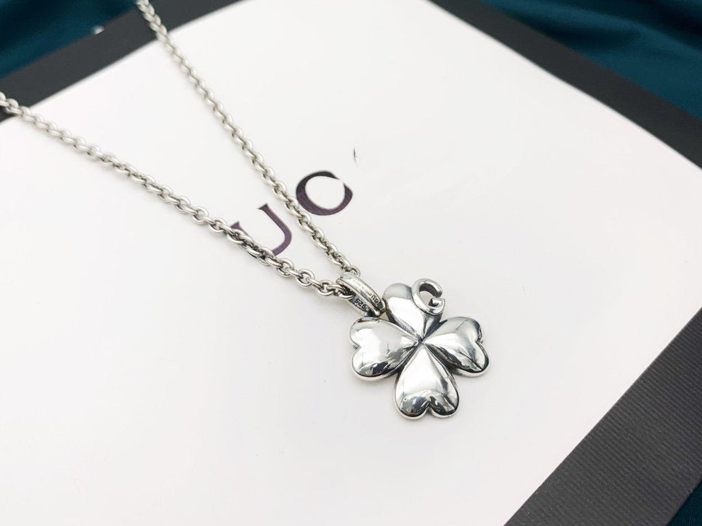 GUCCI SILVER CLOVER NECKLACE