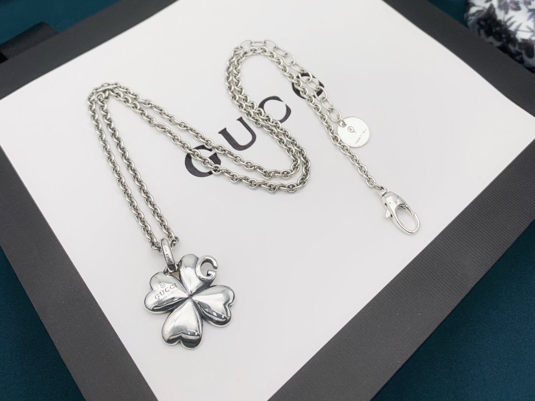 GUCCI SILVER CLOVER NECKLACE