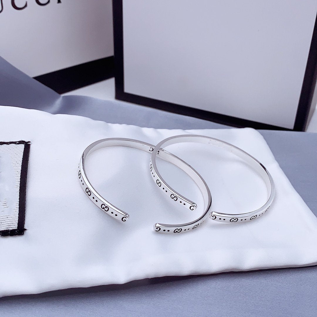 GUCCI Gucci Icon Silver Bangle Bracelet - 14K Gold Plated Sterling Silver