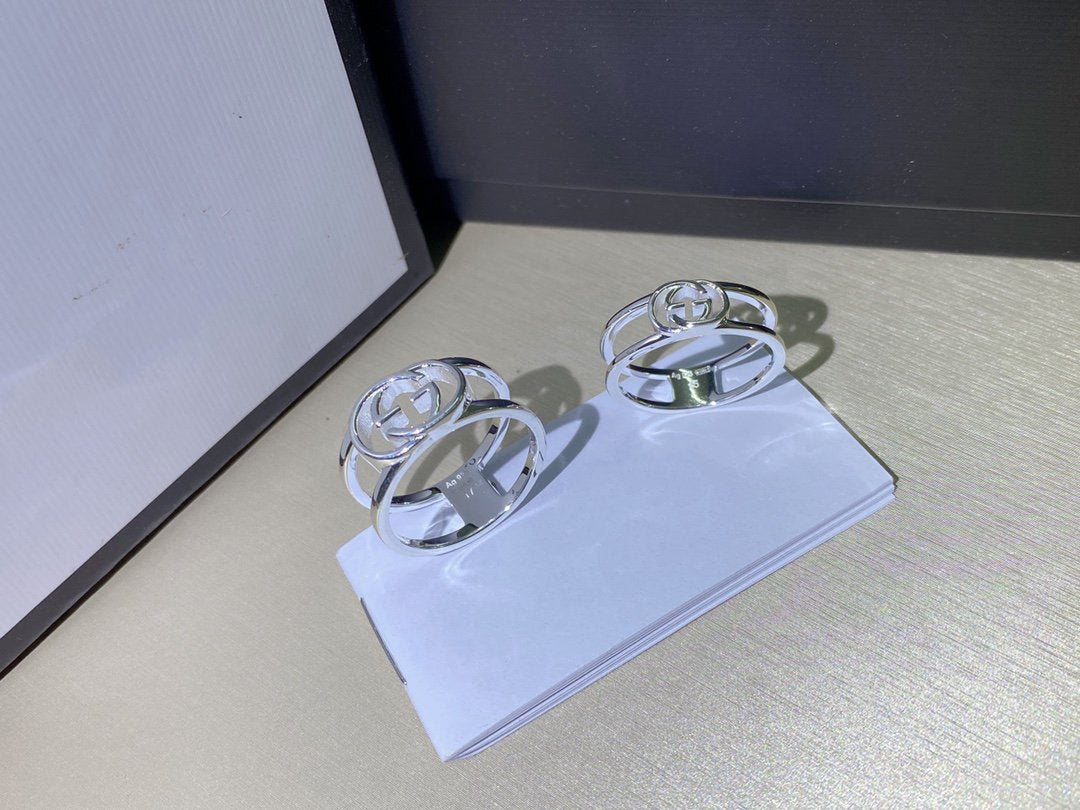 GUCCI RING MIT BREITEM OFFENEM BAND