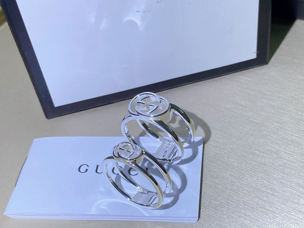 GUCCI RING MIT BREITEM OFFENEM BAND