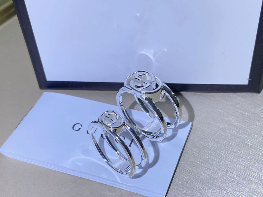 GUCCI RING MIT BREITEM OFFENEM BAND