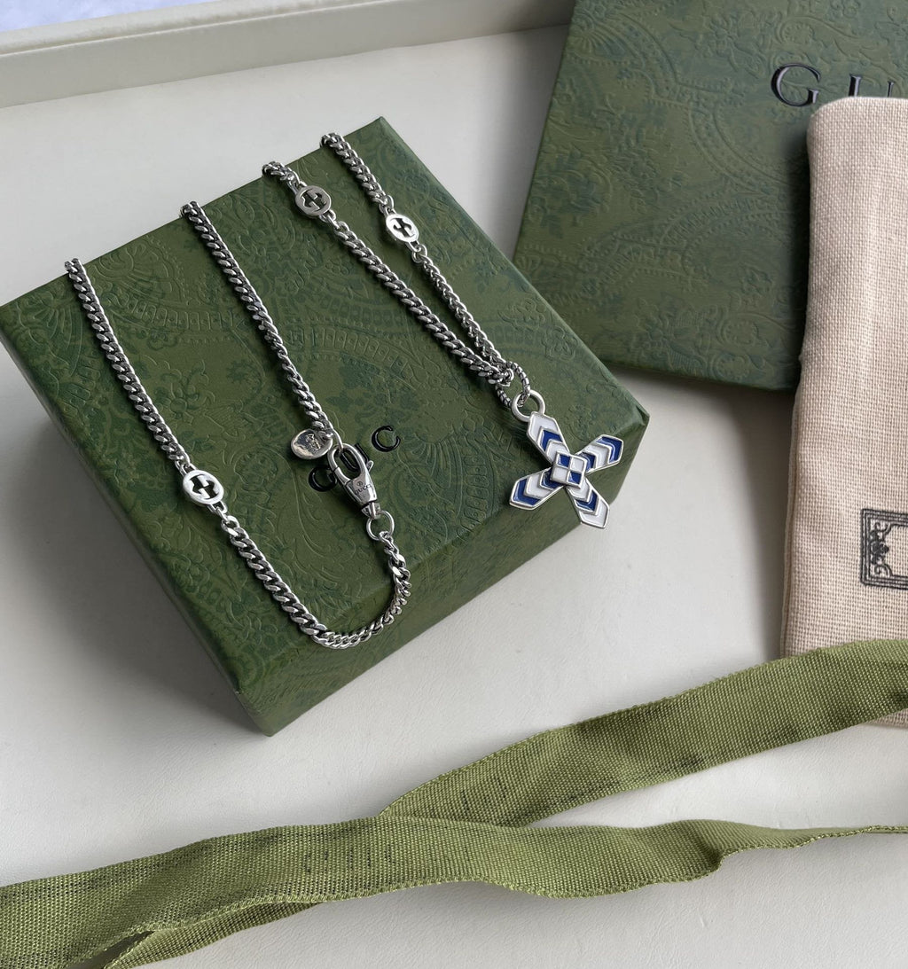 GUCCI WOMEN'S NECKLACE WITH CROSS MOTIF PENDANT