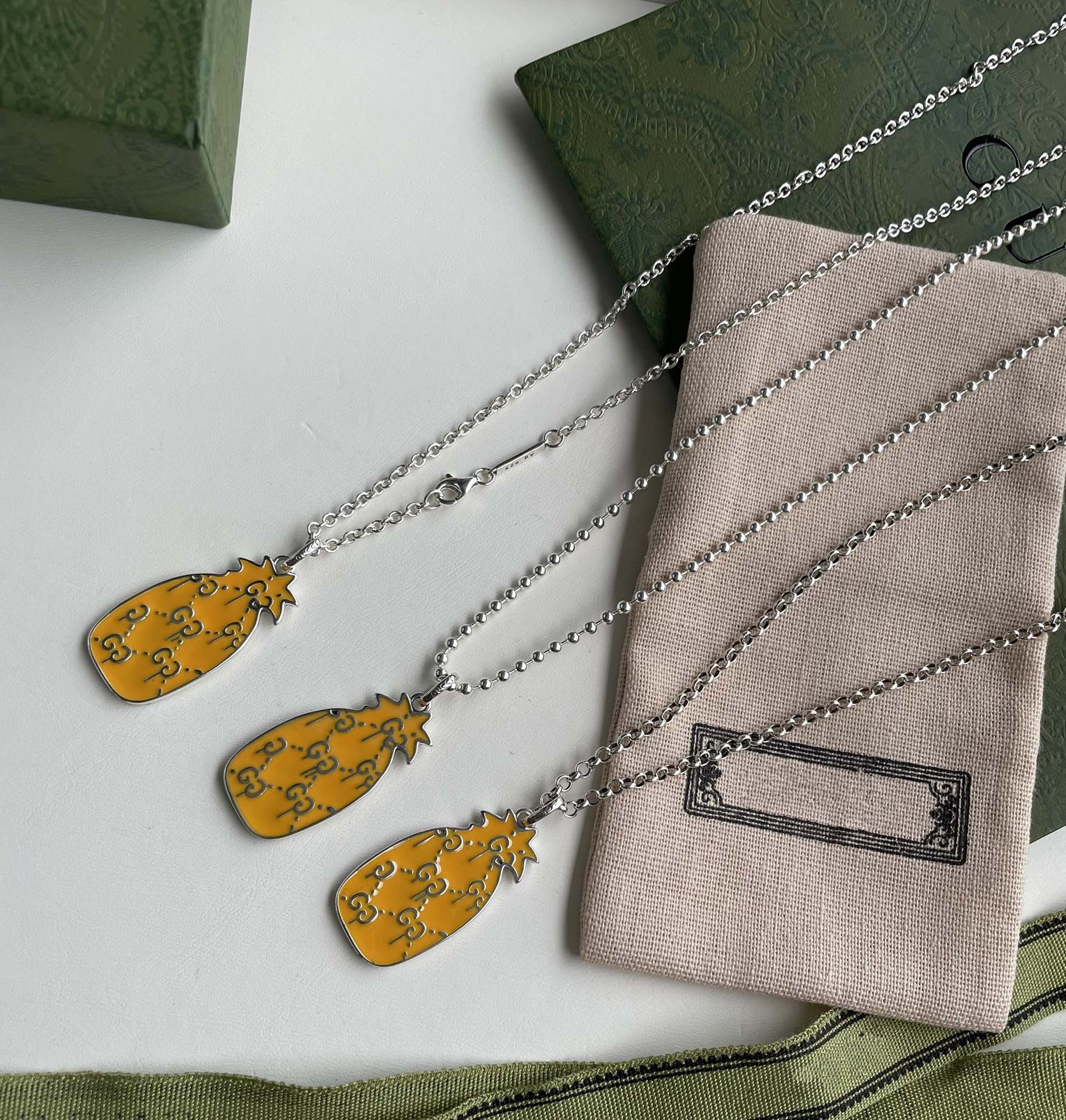 GUCCI NECKLACE PENDANT PINEAPPLE PATTERN