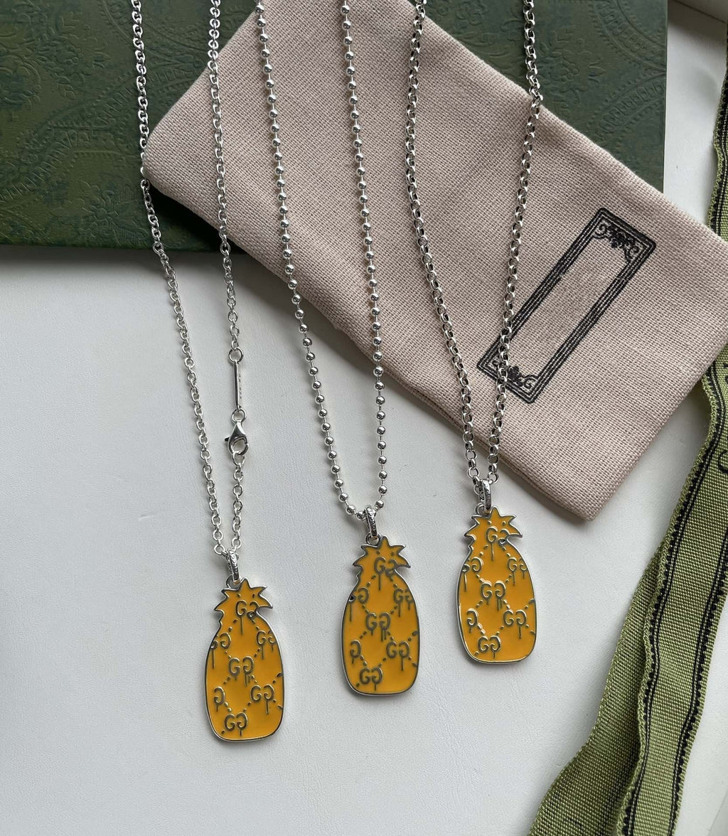 GUCCI NECKLACE PENDANT PINEAPPLE PATTERN