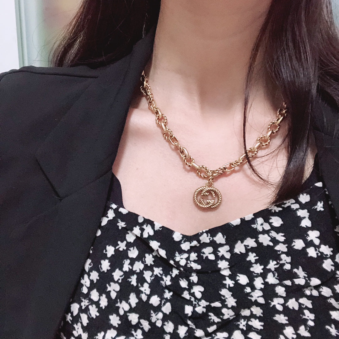 GUCCI FANCY LINK CHAIN GOLD NECKLACE ALPHABET