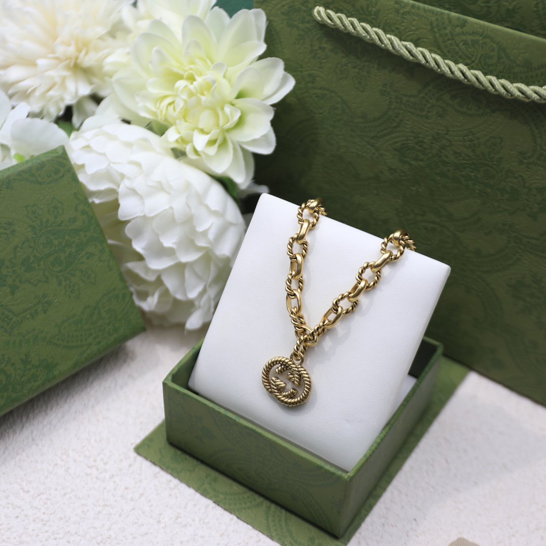 GUCCI FANCY LINK CHAIN GOLD NECKLACE ALPHABET