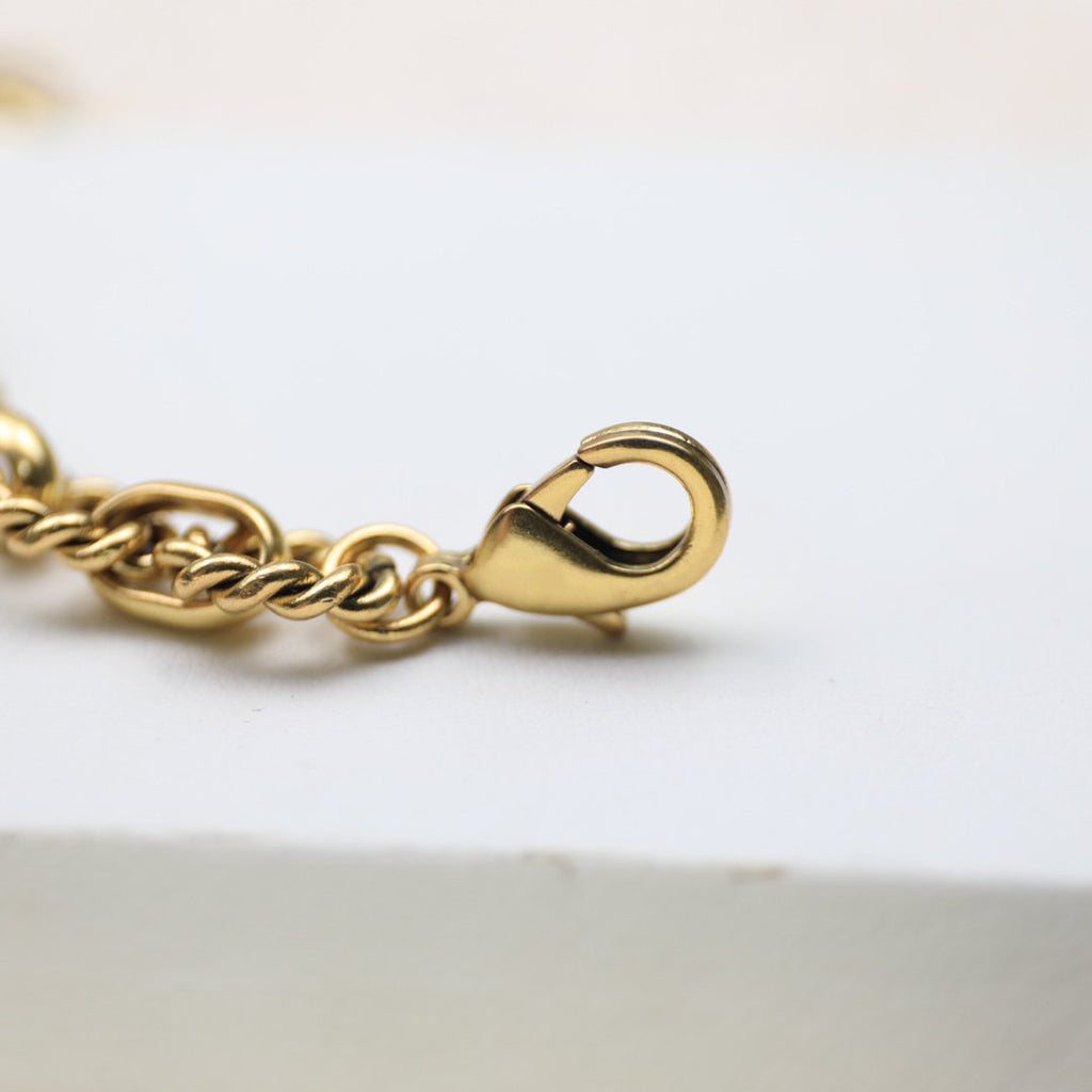 GUCCI FANCY LINK CHAIN GOLD NECKLACE ALPHABET