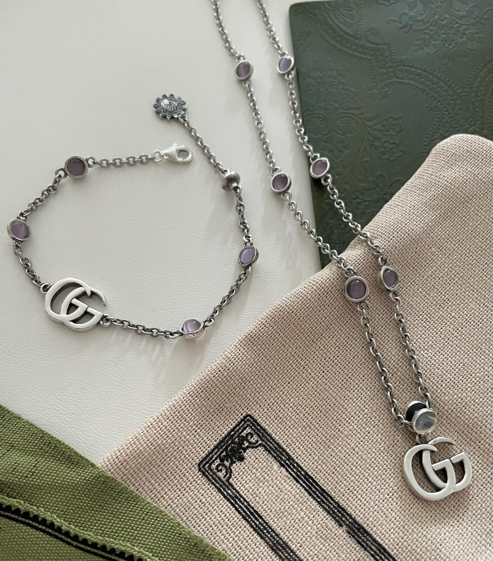 GUCCI DOUBLE G MOTHER-OF-PEARL NECKLACE