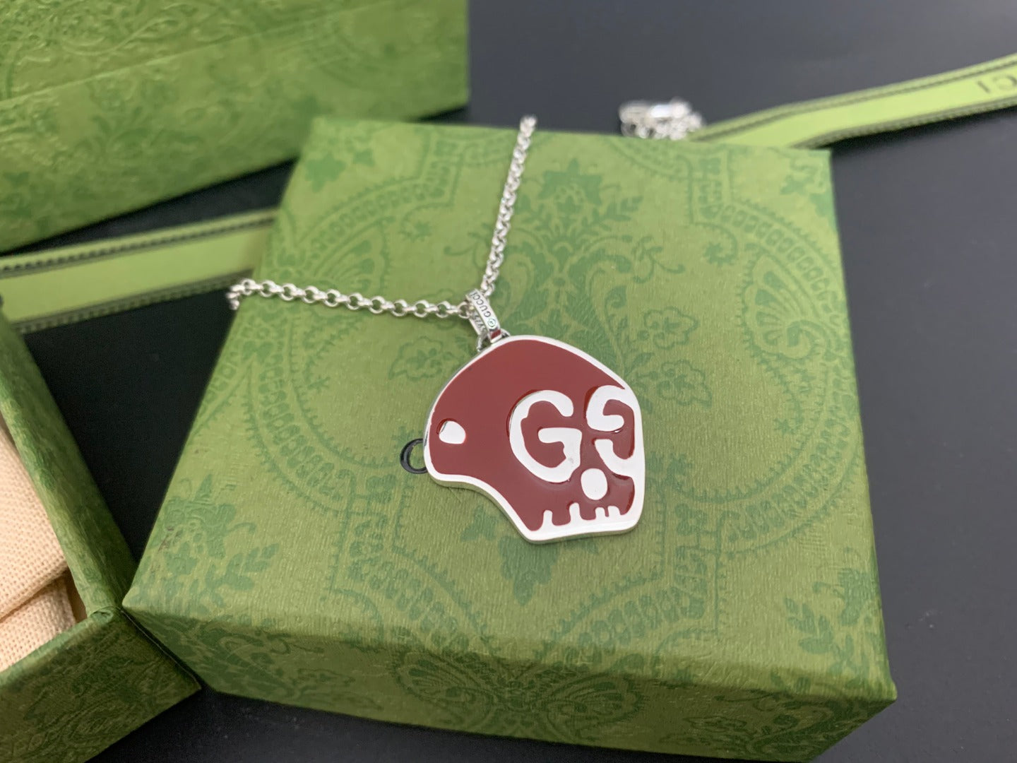 GUCCI SKULL RED ENAMEL NECKLACE