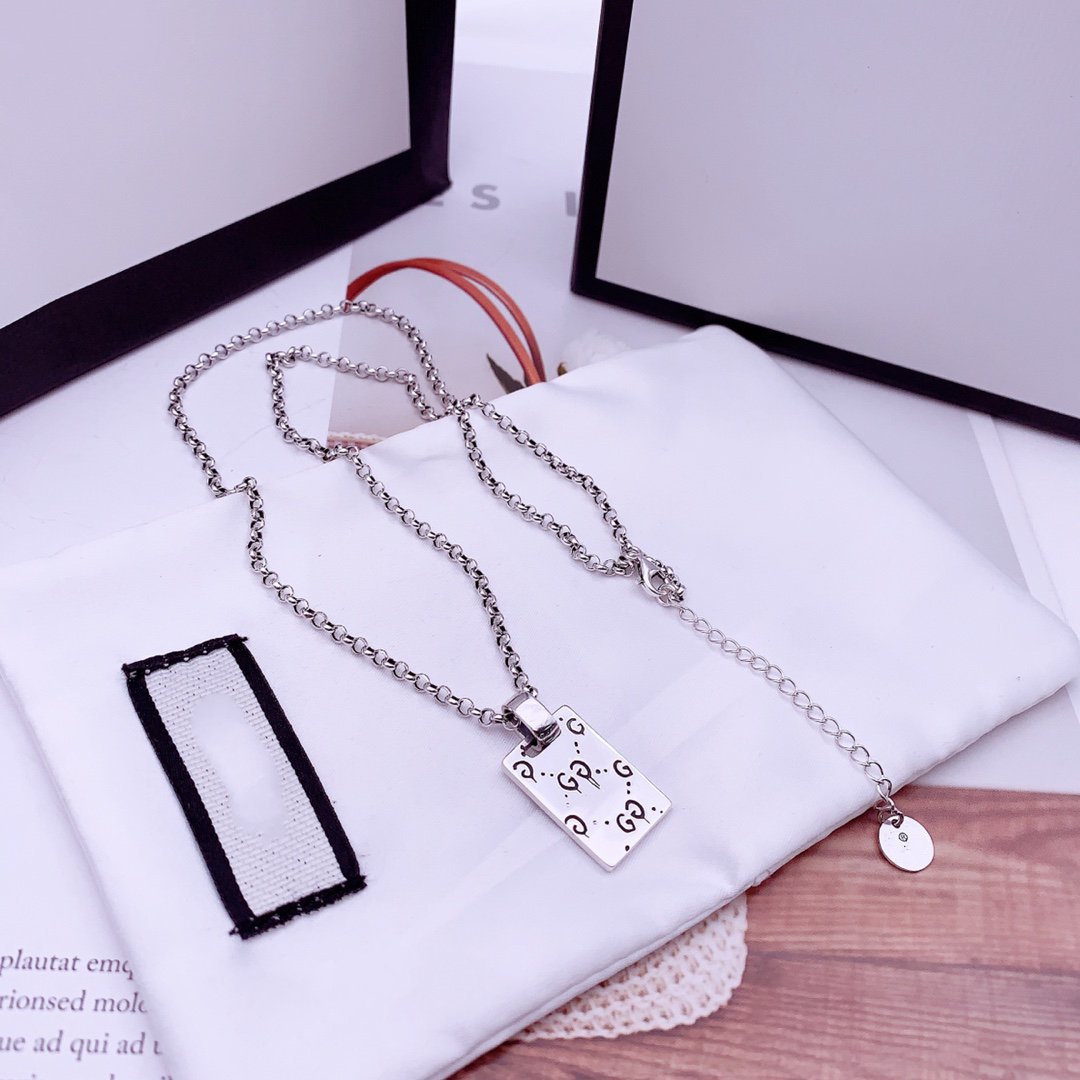 GUCCI GHOST STERLING SILVER SKULL NECKLACE