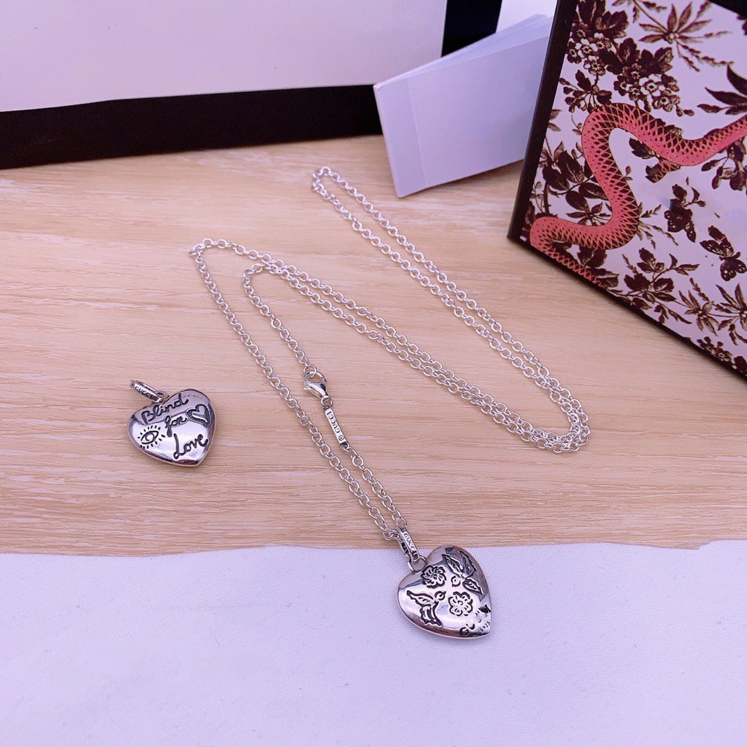 GUCCI BLIND FOR LOVE STERLING SILVER HEART PENDANT NECKLACE