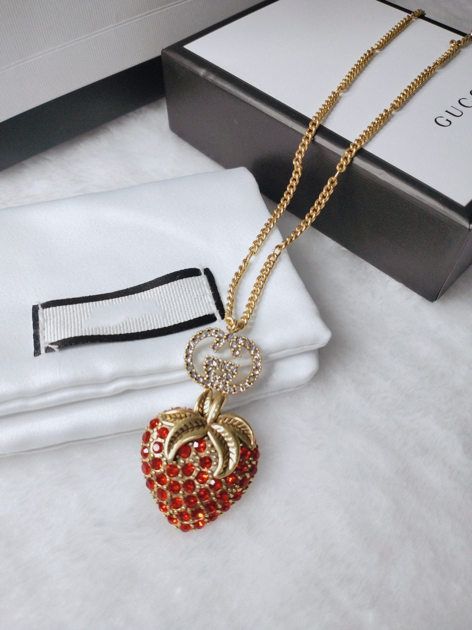 GUCCI RED DIAMOND STRAWBERRY NECKLACE