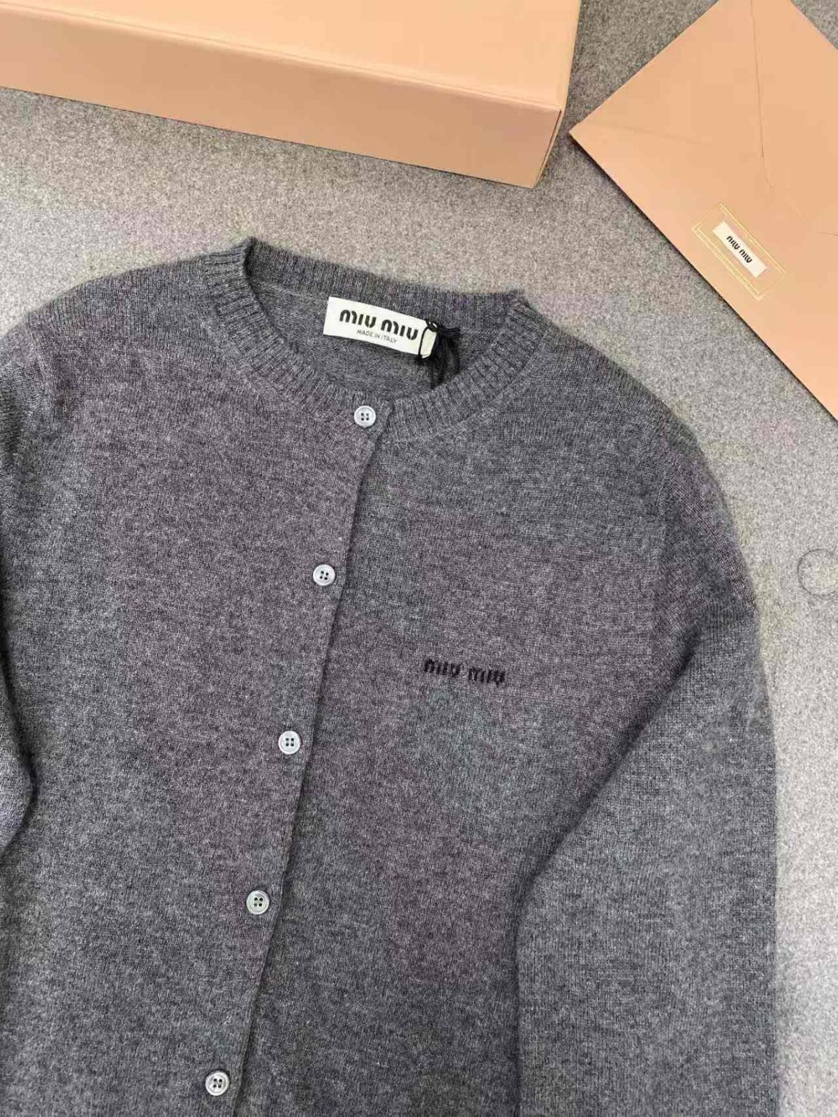MIUMIU CARDIGAN STYLE 1206