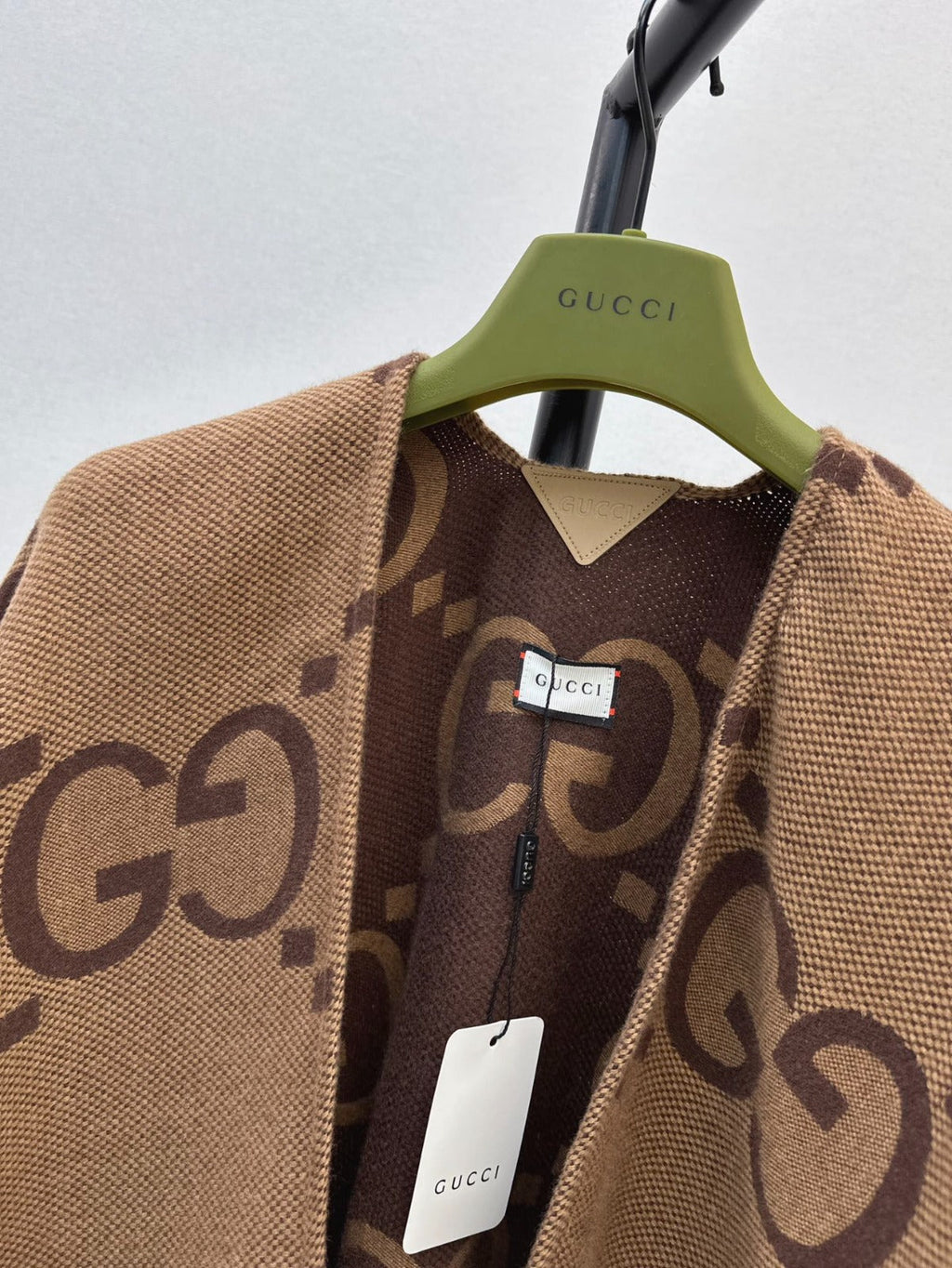 GUCCI REVERSIBLE JUMBO CASHMERE CAPE IN BROWN