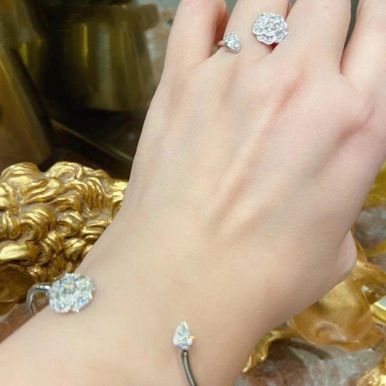 GUCCI PRECIOUS CAMELLIA BRACELET SILVER DIAMOND