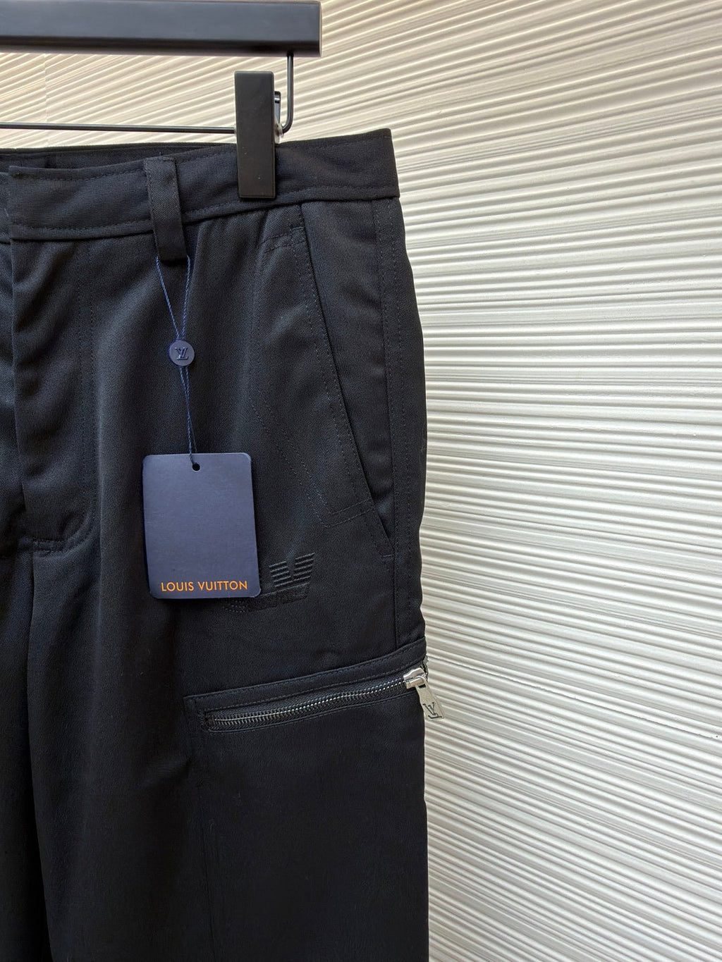 LOUIS VUITTON LV 25S EMBROIDERED CARGO PANTS 584825