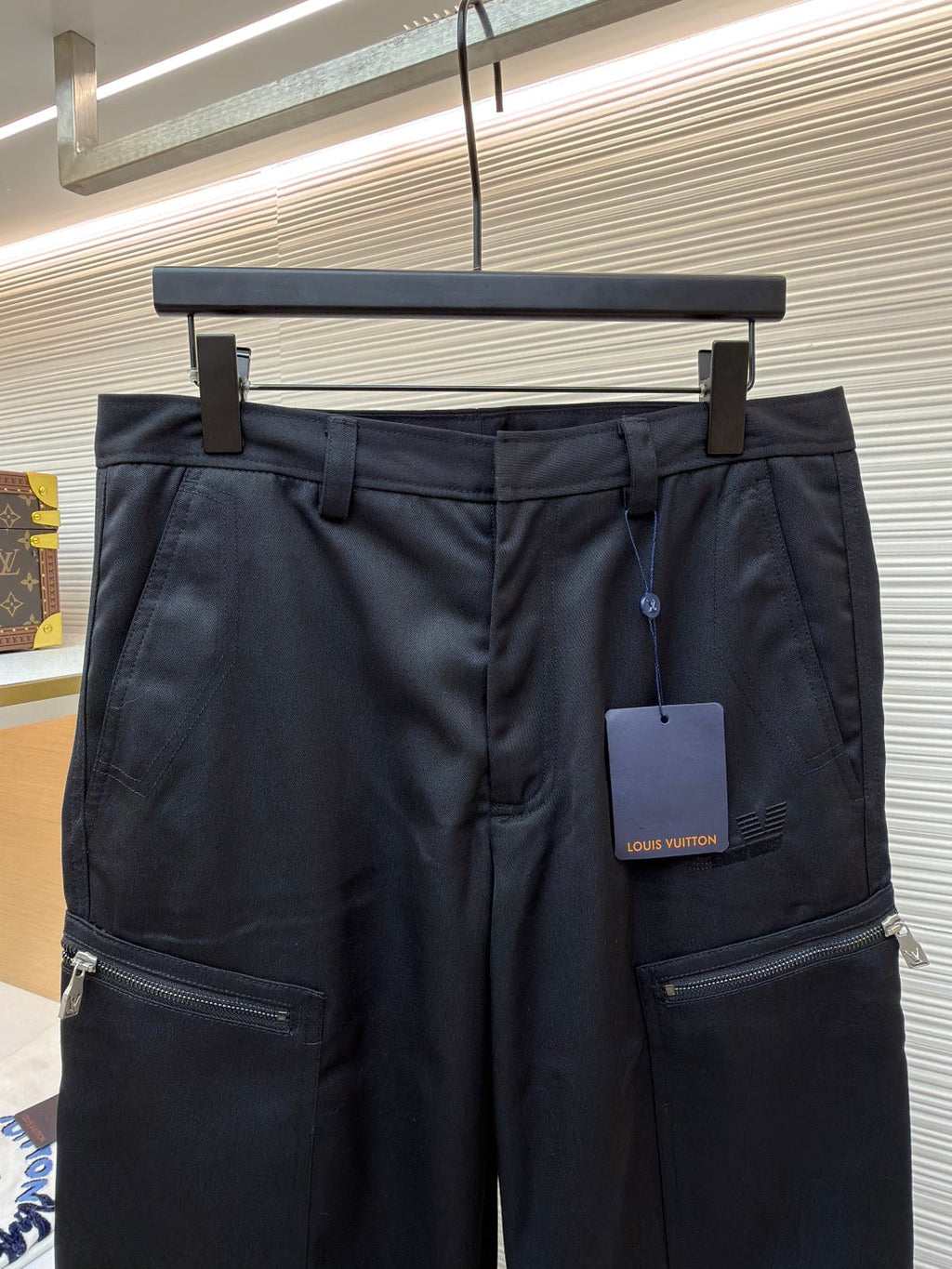 LOUIS VUITTON LV 25S EMBROIDERED CARGO PANTS 584825