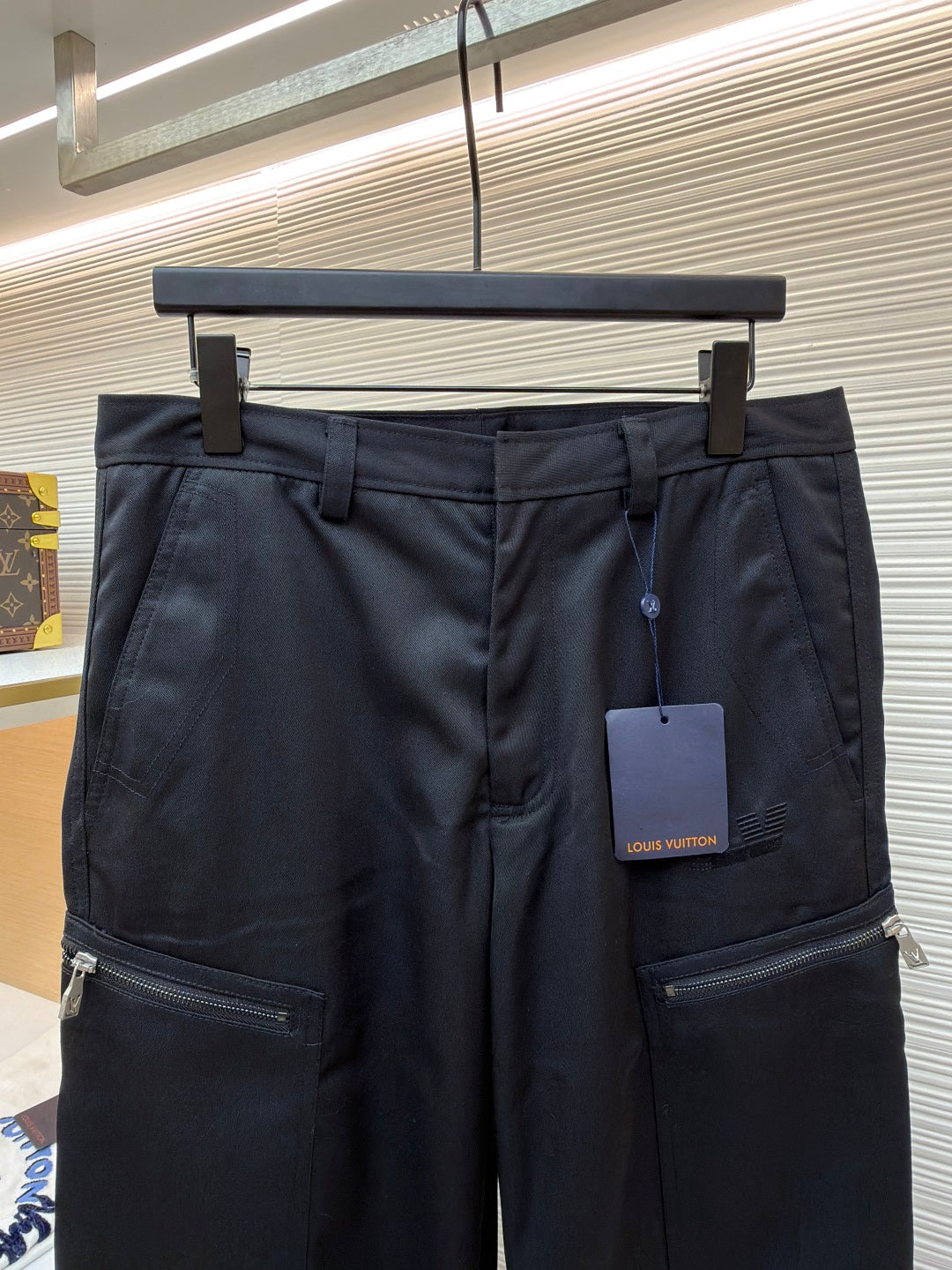 LOUIS VUITTON LV 25S EMBROIDERED CARGO PANTS 584825