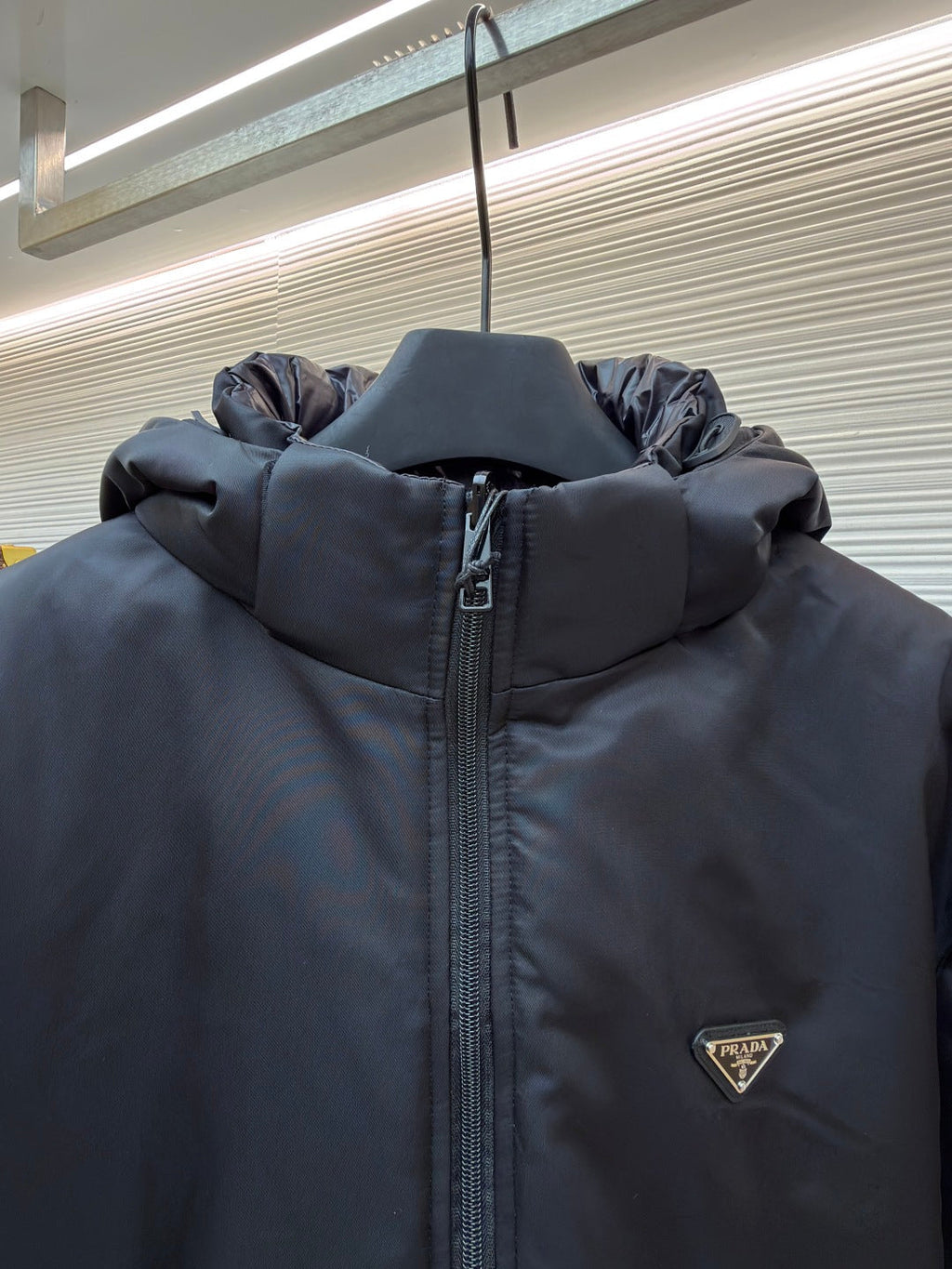 PRADA 25S DOWN JACKET 487