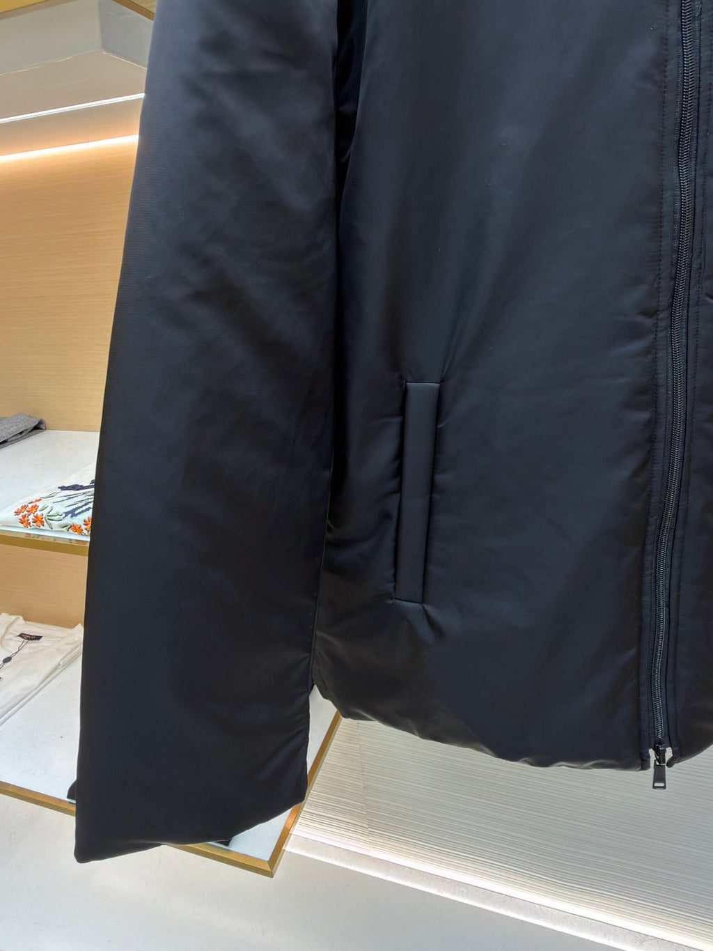 PRADA 25S DOWN JACKET 487