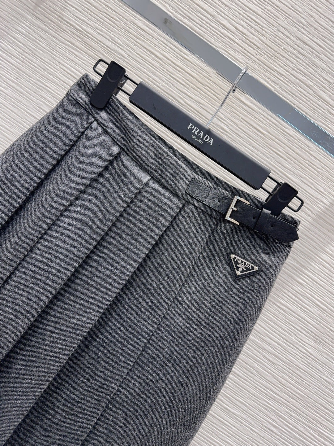 PRADA 25S LONG PLEATED SKIRT 212