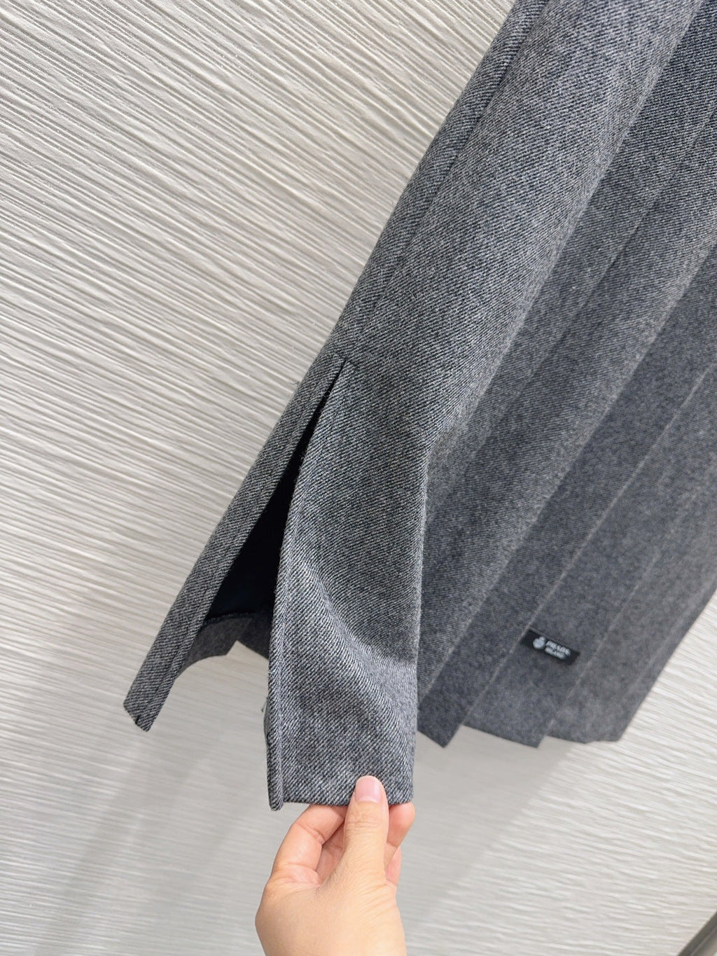 PRADA 25S LONG PLEATED SKIRT 212
