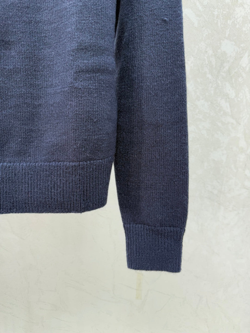 MIUMIU SWEATER STYLE 682