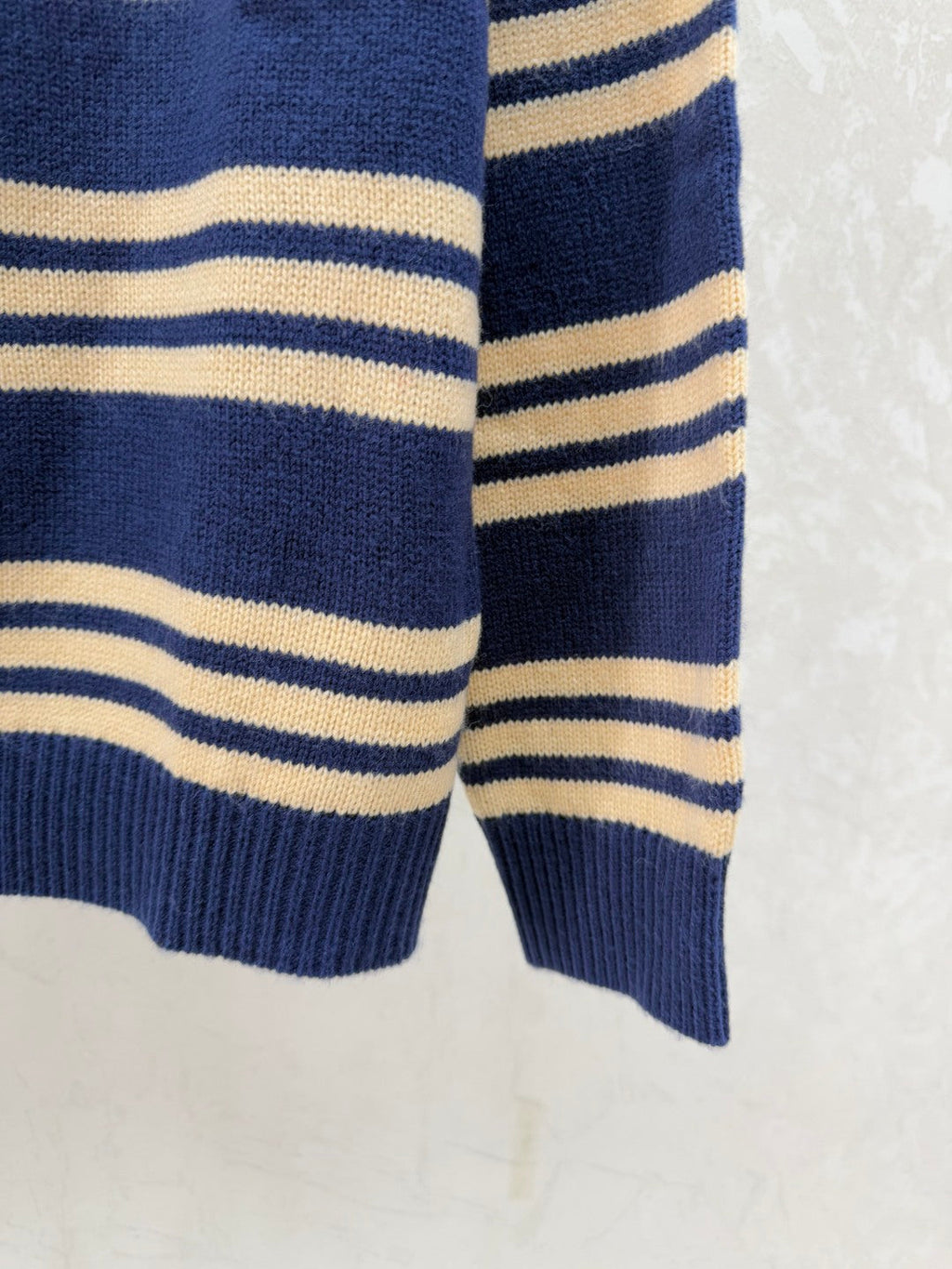 MIUMIU TURTLENECK SWEATER STYLE 672