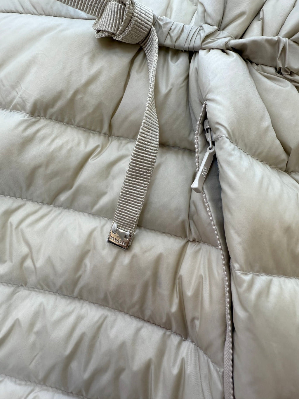 MONCLER 25S SHORT DOWN JACKET WITH DRAWSTRING 403
