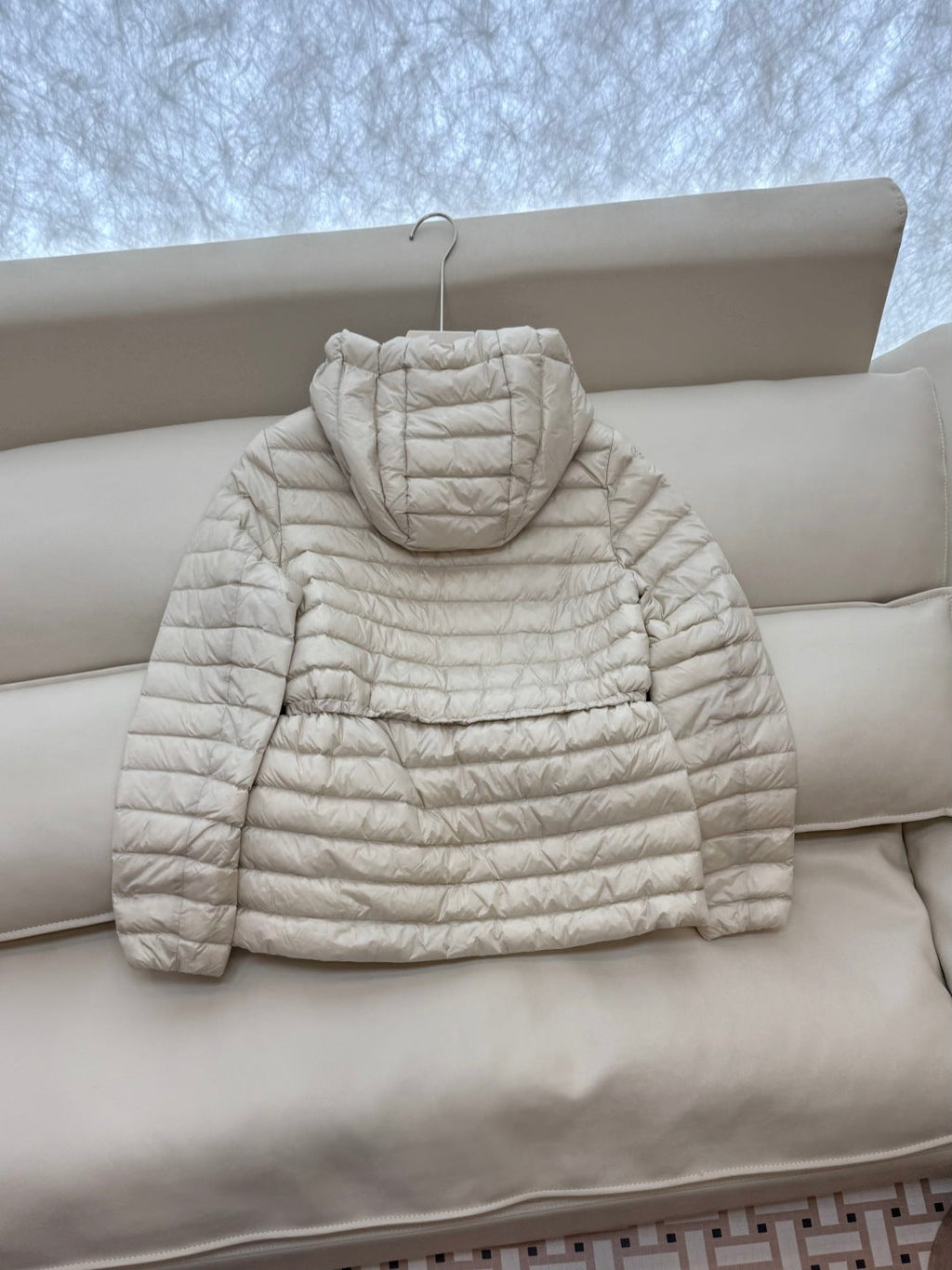 MONCLER 25S SHORT DOWN JACKET WITH DRAWSTRING 403