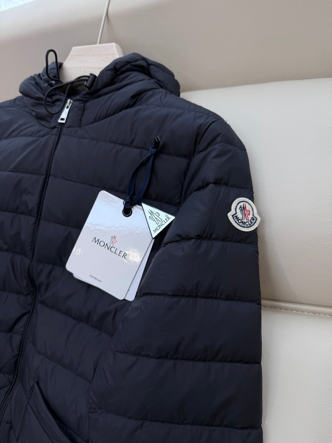 MONCLER 25S SHORT DOWN JACKET 405