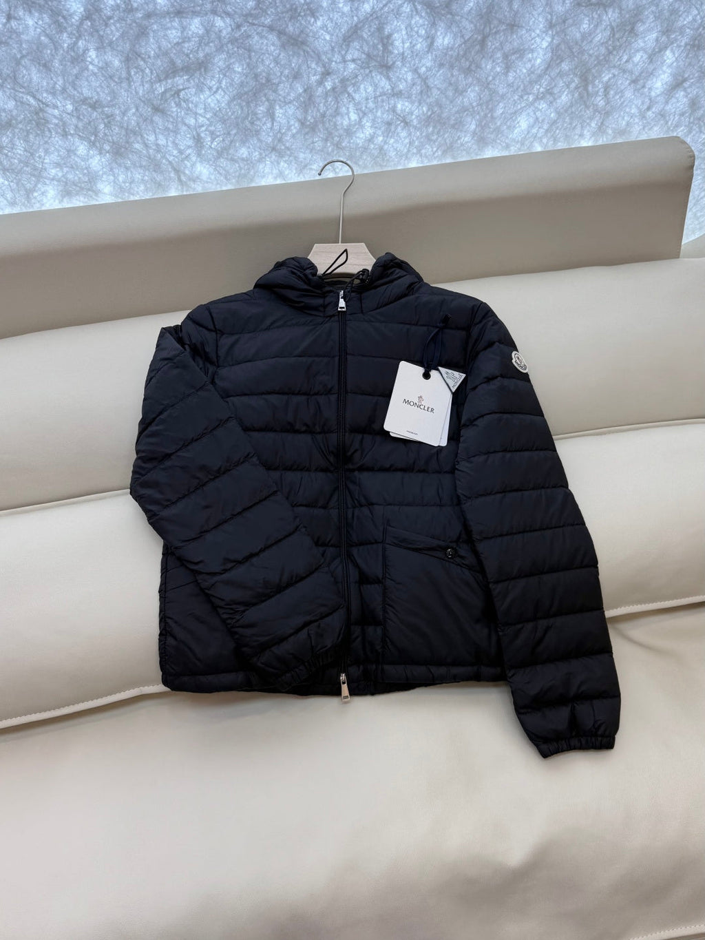 MONCLER 25S SHORT DOWN JACKET 405