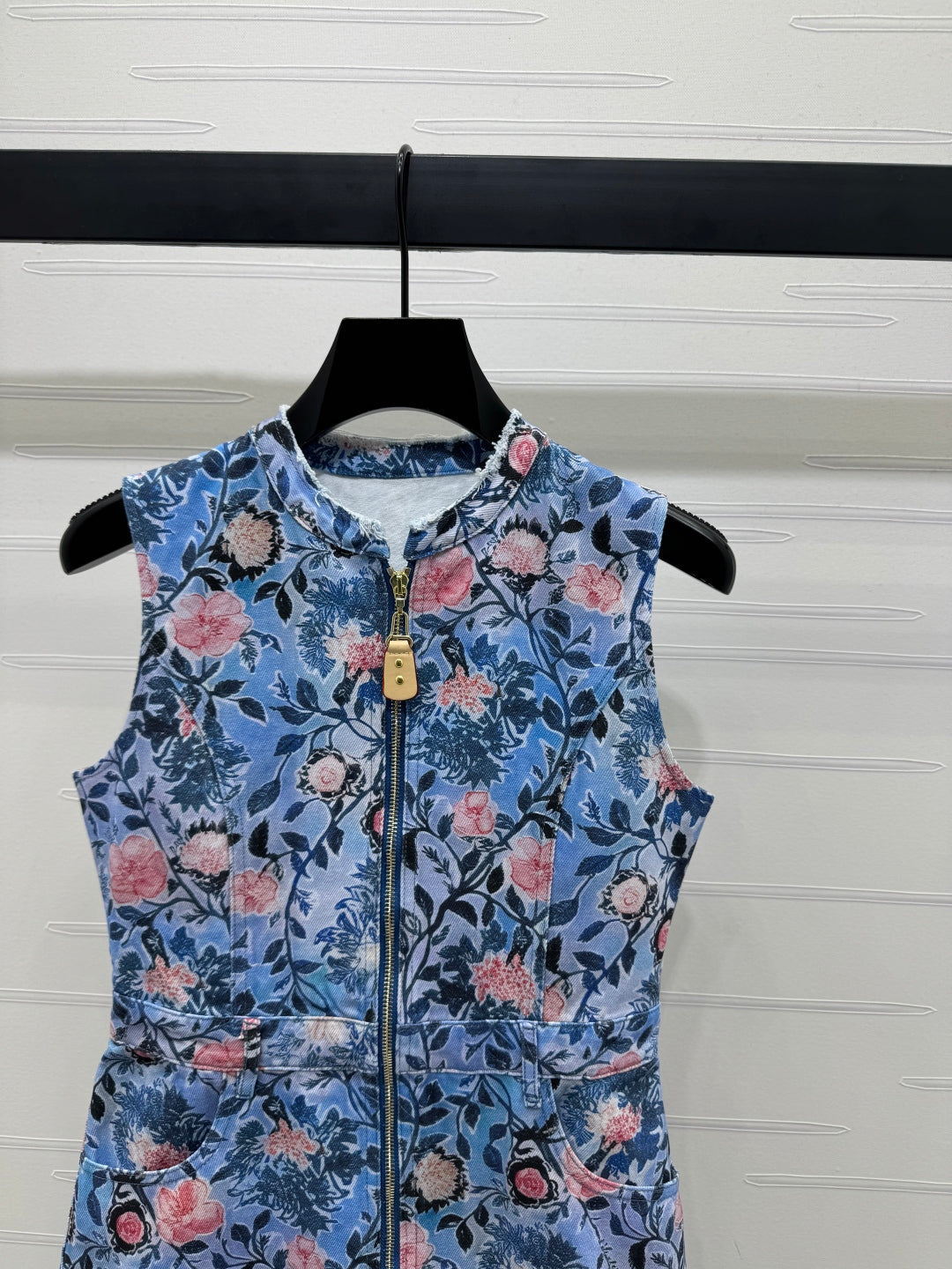 LOUIS VUITTON LV 25S ROUND NECK SLEEVELESS DRESS 264202