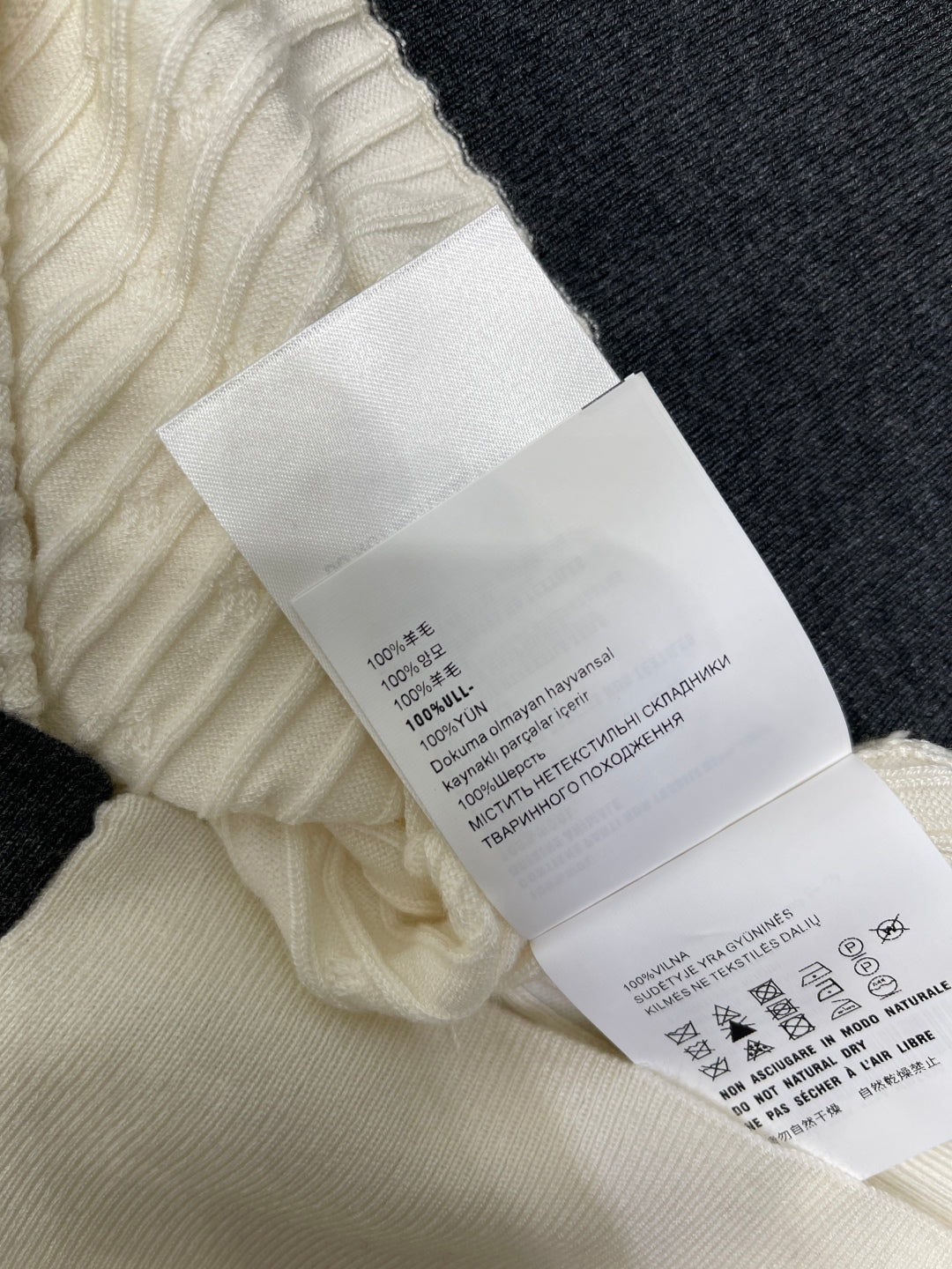 MIUMIU CARDIGAN STYLE 462