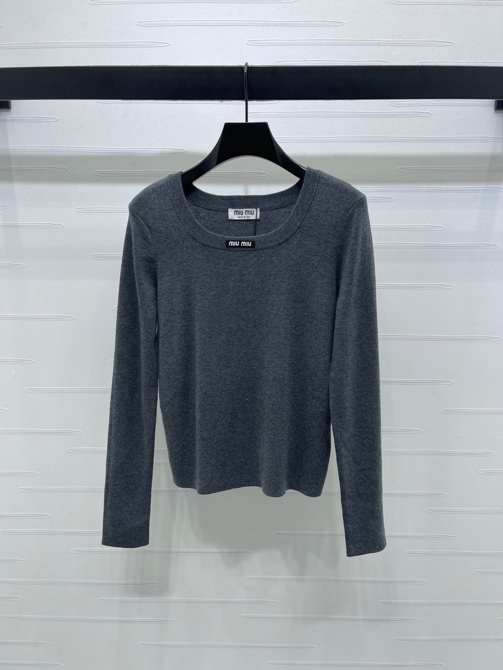 MIUMIU KNITTED SWEATER STYLE 461