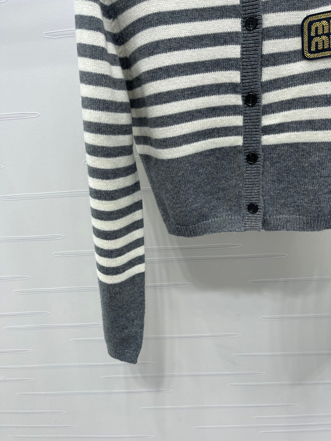 MIUMIU CARDIGAN STYLE 457