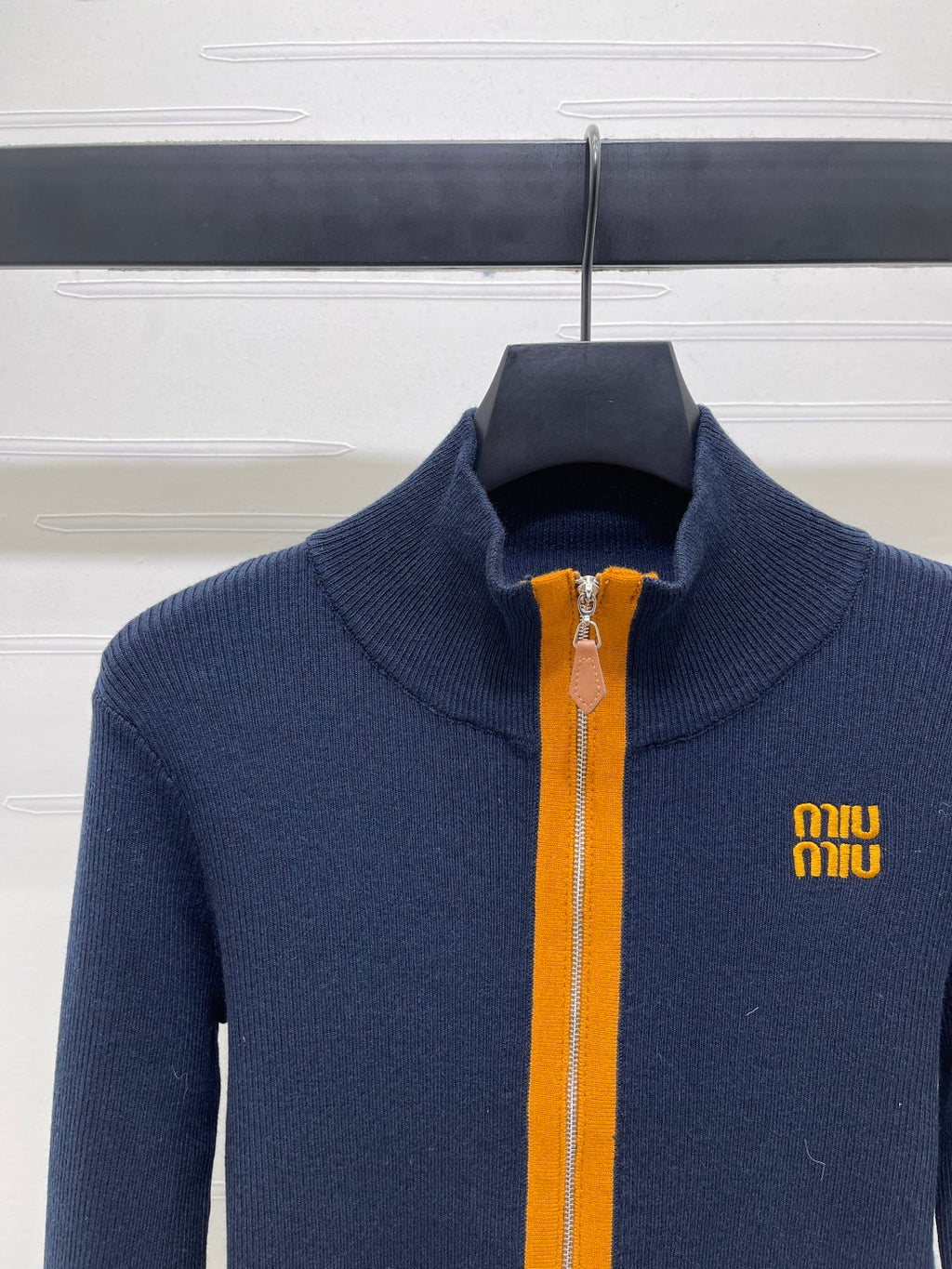 MIUMIU CARDIGAN STYLE 490